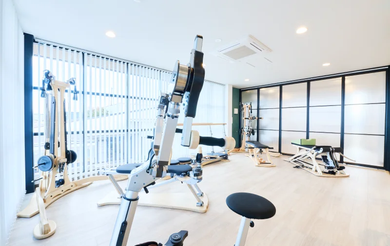 スタジオにあるリハビリ器具